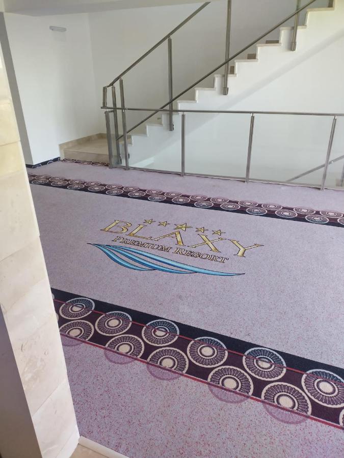 Blaxy Resort Stefi Cu Acces La Piscine Gratuit 23 August Exterior foto