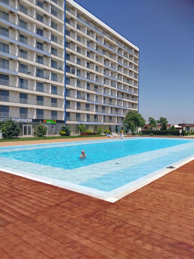 Blaxy Resort Stefi Cu Acces La Piscine Gratuit 23 August Exterior foto